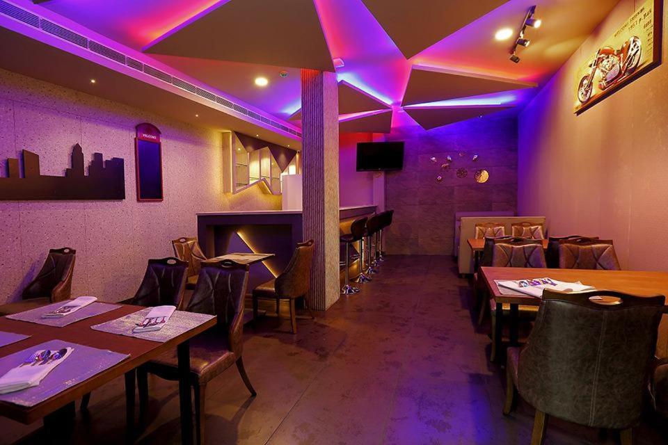 Hotel New York Square Kottayam Zewnętrze zdjęcie