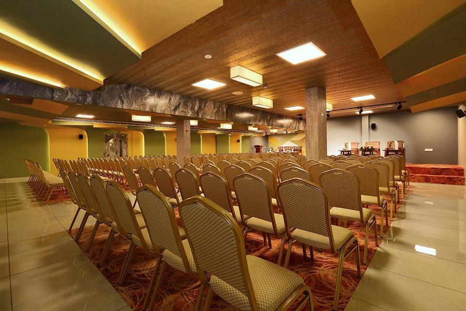 Hotel New York Square Kottayam Zewnętrze zdjęcie