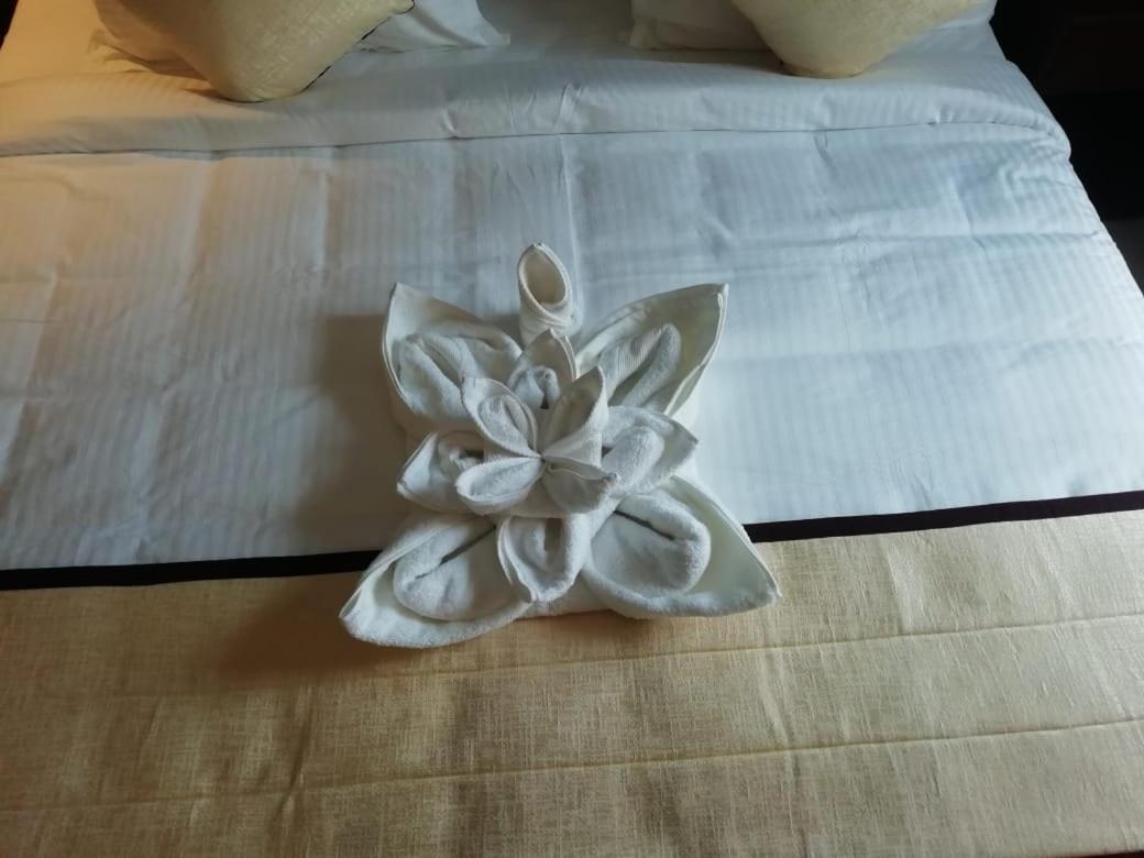 Hotel New York Square Kottayam Zewnętrze zdjęcie