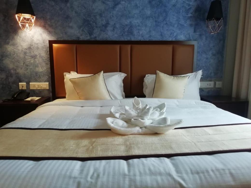 Hotel New York Square Kottayam Zewnętrze zdjęcie