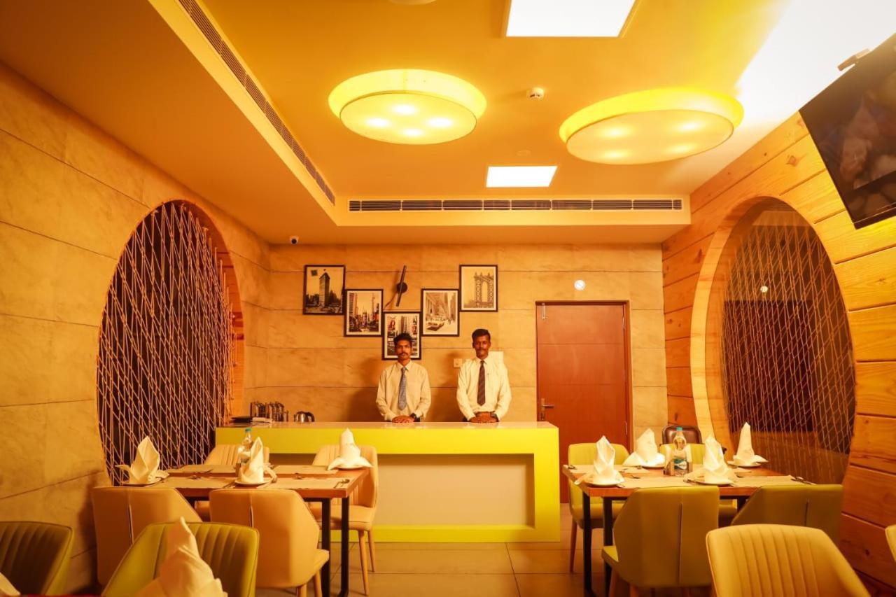 Hotel New York Square Kottayam Zewnętrze zdjęcie