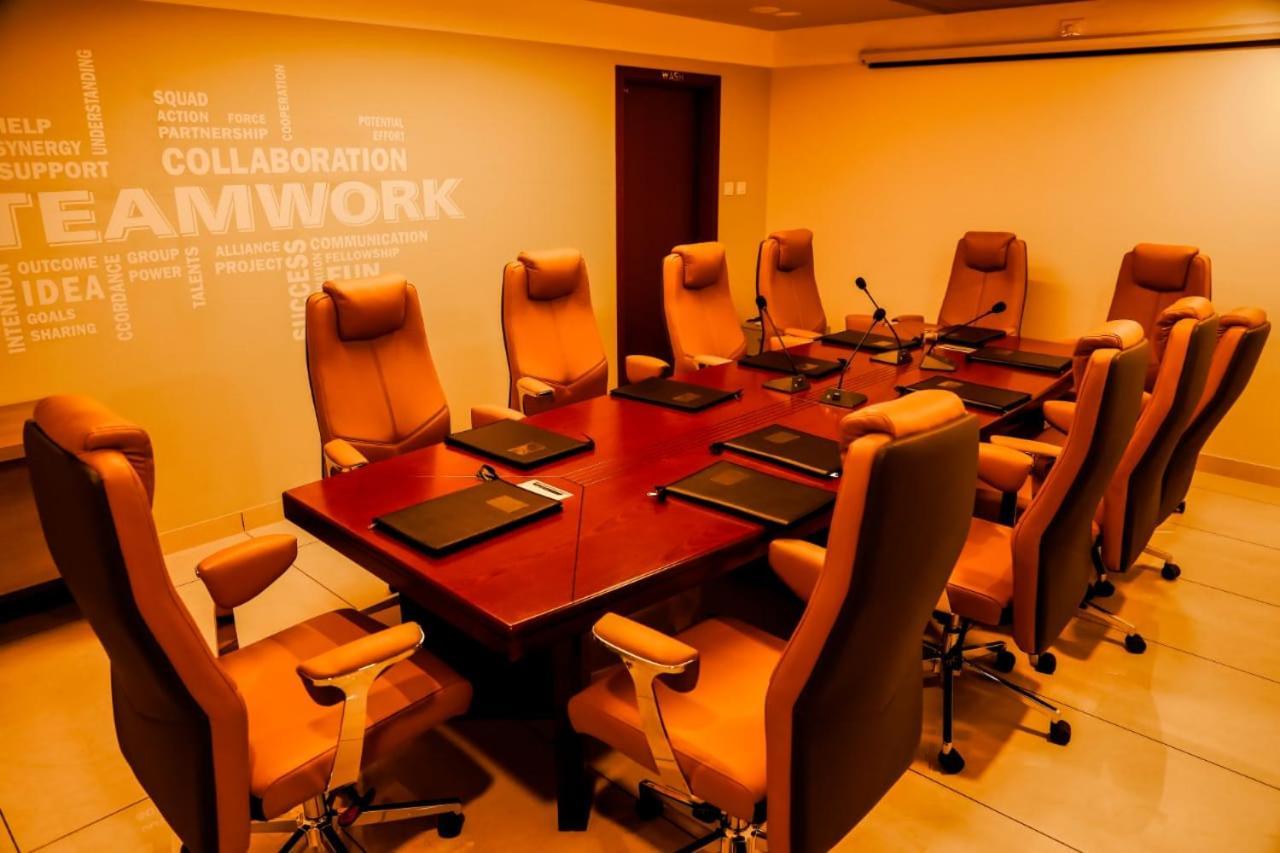 Hotel New York Square Kottayam Zewnętrze zdjęcie